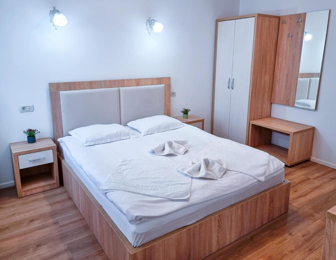 Vila Victoria Moldovita Bagian luar foto