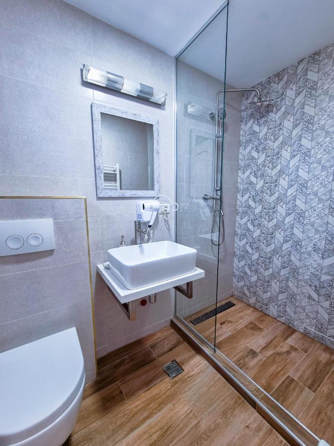 Vila Victoria Moldovita Bagian luar foto